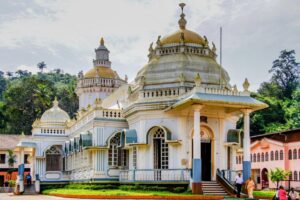 Mangueshi-Temple-1-1.jpg